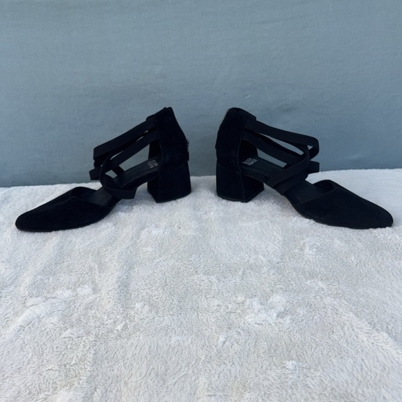 NWOT Eileen Fisher Black Suede Heels with Straps Size 7‎ - Picture 2 of 9